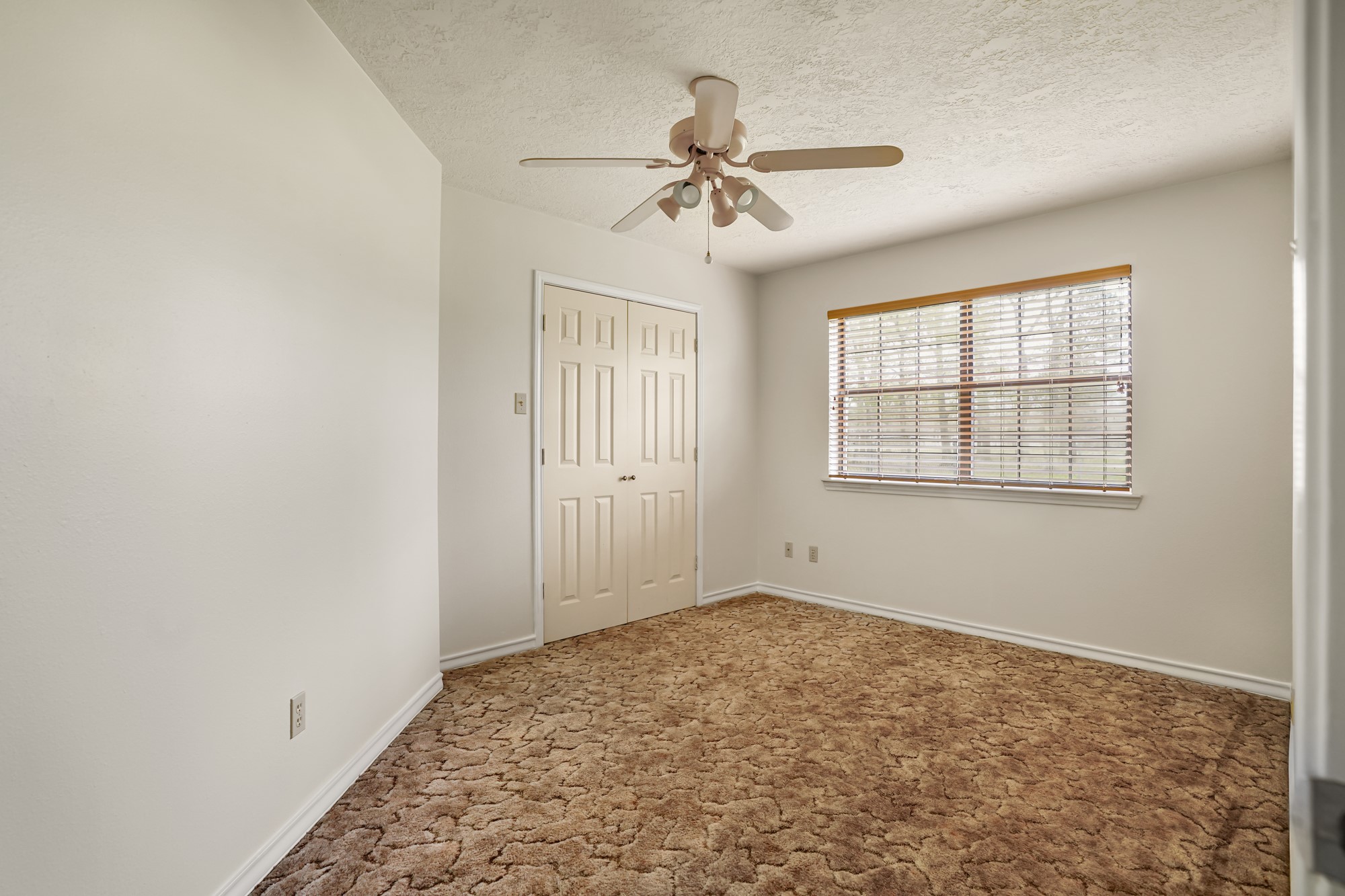 512 County Road 2222 Cleveland, TX 77327 - Photo 11 of 50