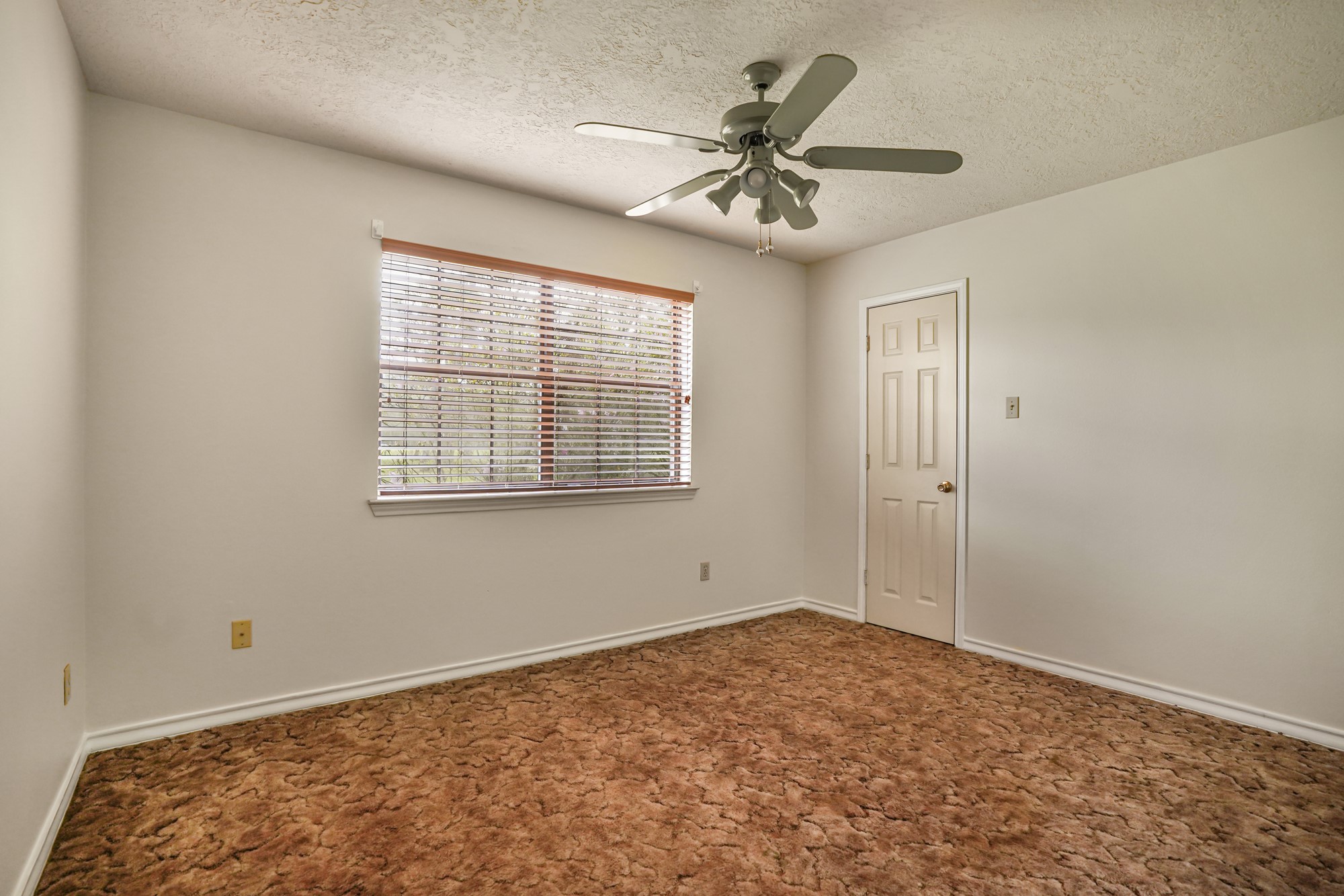 512 County Road 2222 Cleveland, TX 77327 - Photo 12 of 50