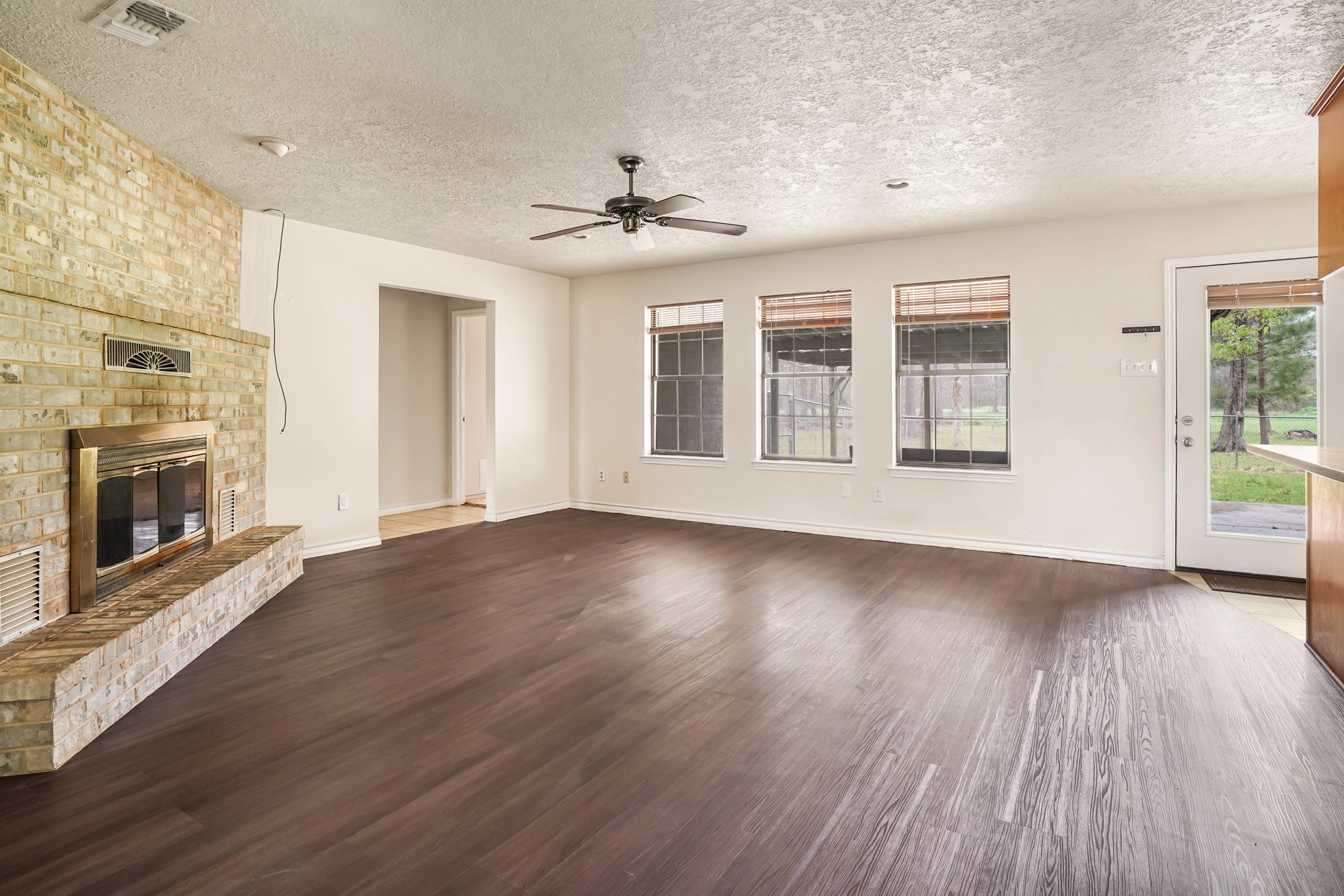 512 County Road 2222 Cleveland, TX 77327 - Photo 18 of 50