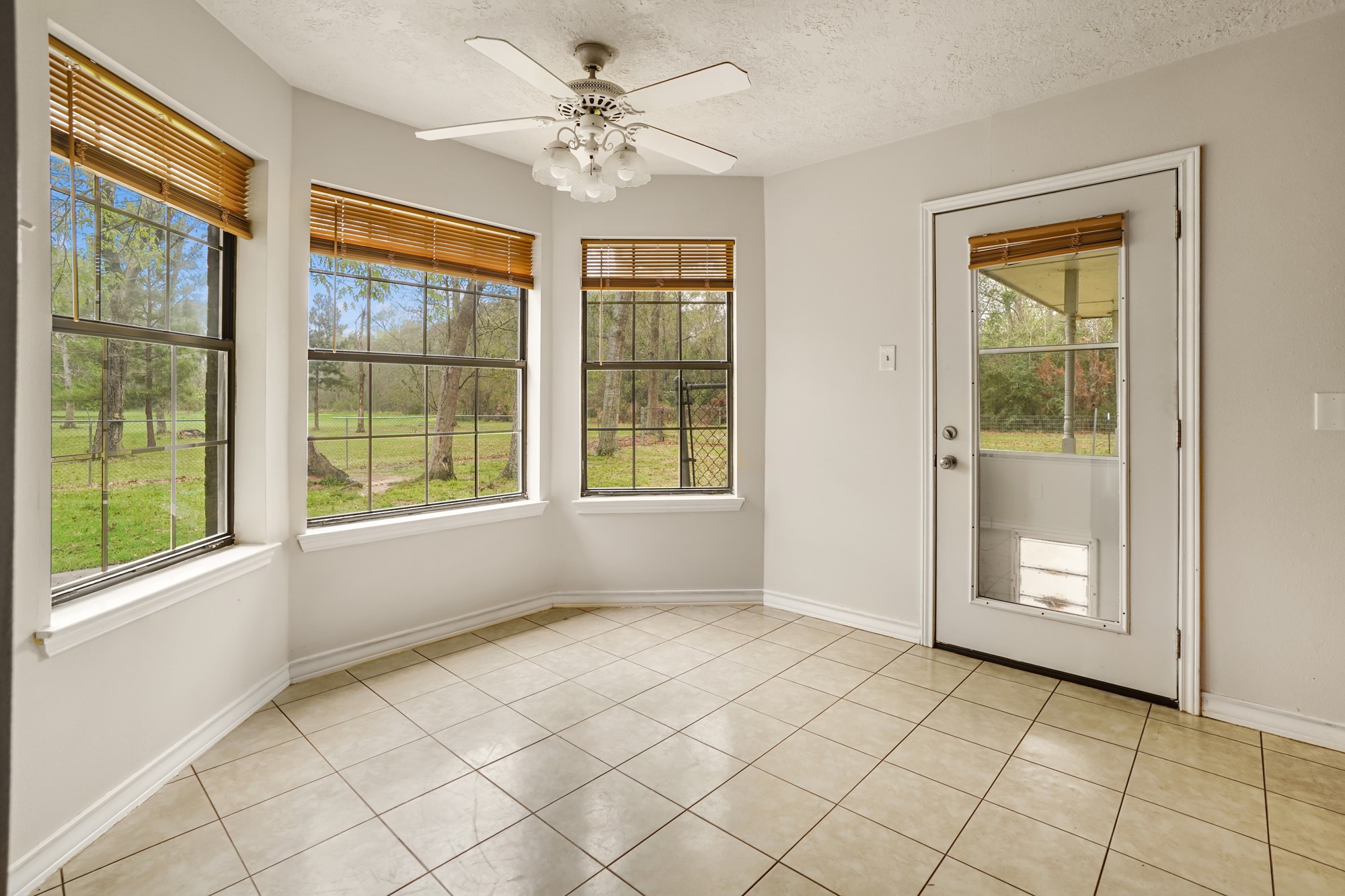 512 County Road 2222 Cleveland, TX 77327 - Photo 19 of 50