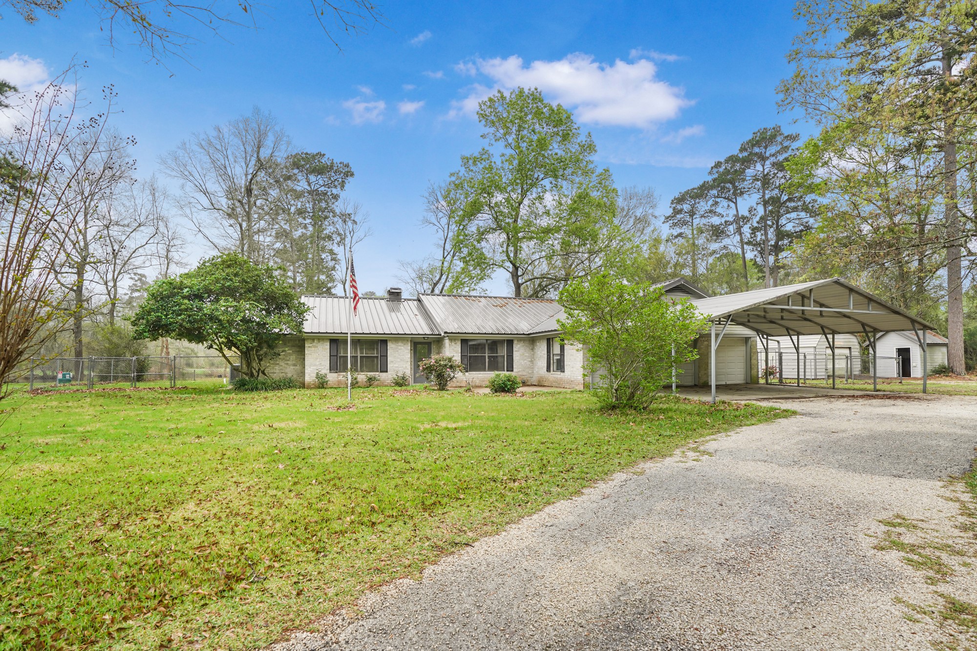 512 County Road 2222 Cleveland, TX 77327 - Photo 2 of 50
