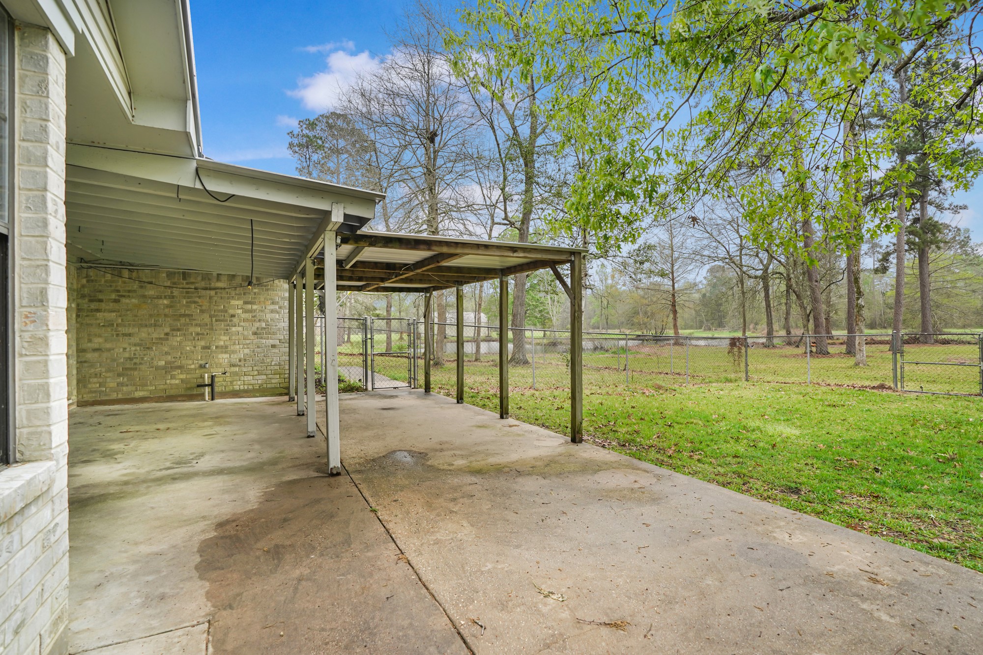 512 County Road 2222 Cleveland, TX 77327 - Photo 35 of 50