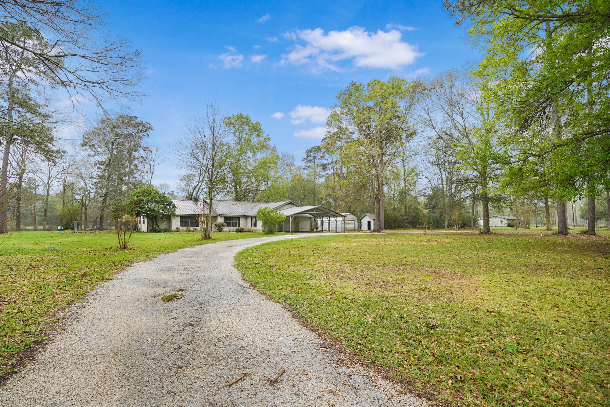 512 County Road 2222 Cleveland, TX 77327 - Photo 4 of 50