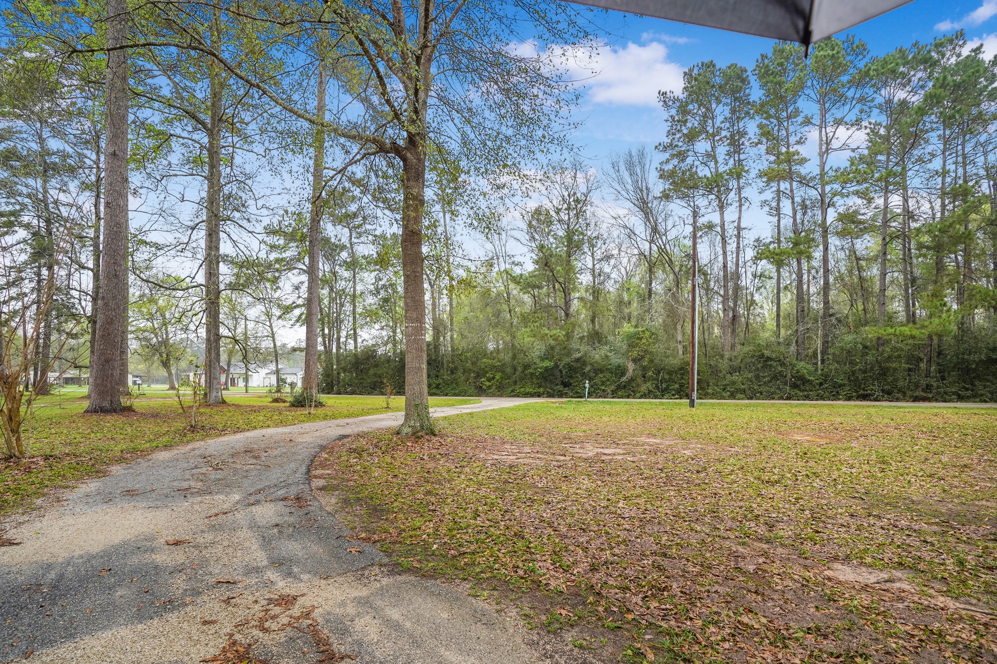 512 County Road 2222 Cleveland, TX 77327 - Photo 5 of 50