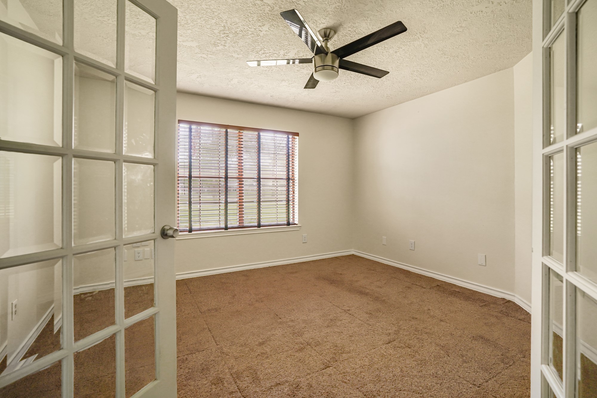 512 County Road 2222 Cleveland, TX 77327 - Photo 9 of 50