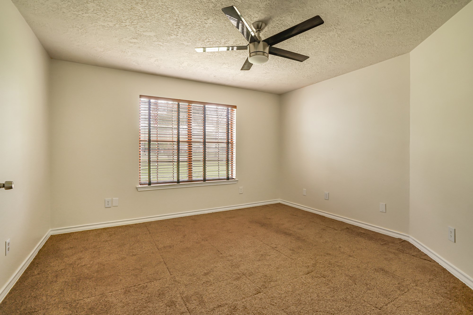 512 County Road 2222 Cleveland, TX 77327 - Photo 10 of 50