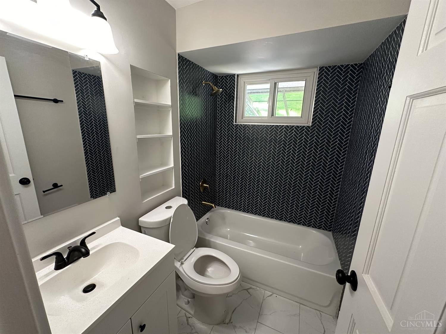 8566 Plainfield Road Cincinnati, OH 45236 - Photo 5 of 11 Gallery Image 5