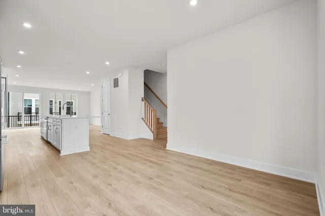 $838,735 | 13922 Aviation Place, Herndon, VA 20171