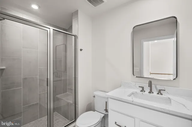 $838,735 | 13922 Aviation Place, Herndon, VA 20171