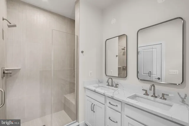 $838,735 | 13922 Aviation Place, Herndon, VA 20171