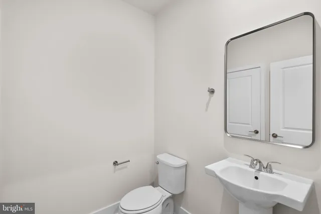 $838,735 | 13922 Aviation Place, Herndon, VA 20171