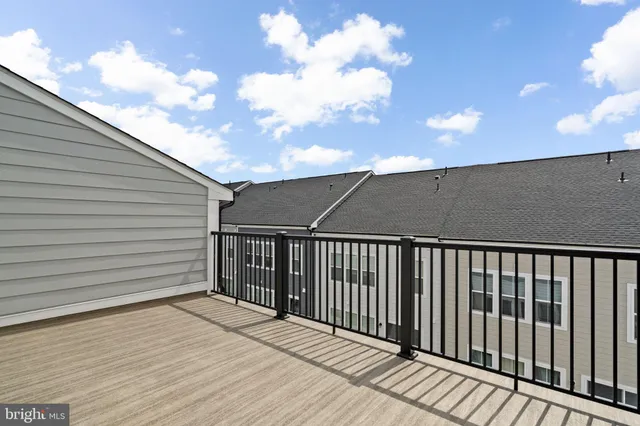 $838,735 | 13922 Aviation Place, Herndon, VA 20171