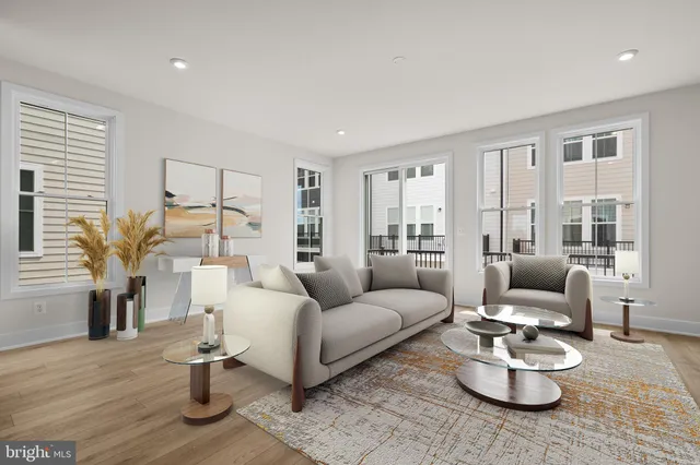 $838,735 | 13922 Aviation Place, Herndon, VA 20171