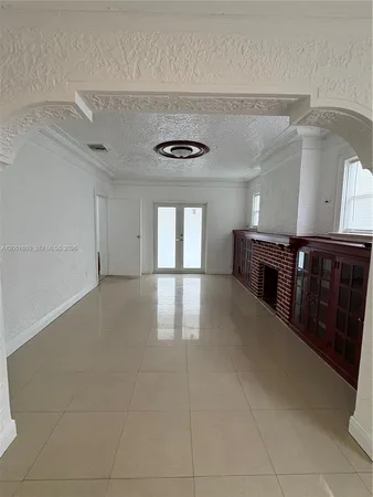 $2,900 | 1560 Northwest 25th Avenue, Unit 1, Miami, FL 33125