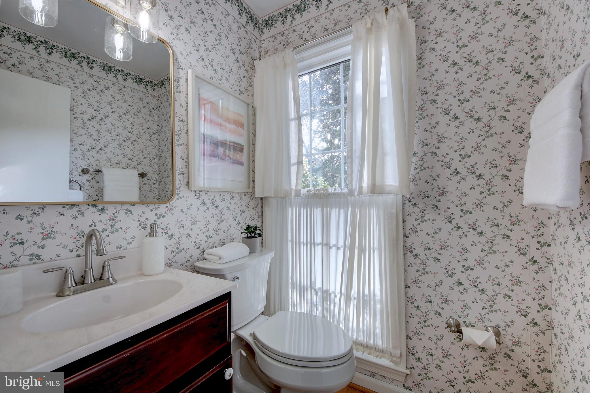 2302 Tanglevale Drive Vienna, VA 22181 - Photo 21 of 60 Main level powder room