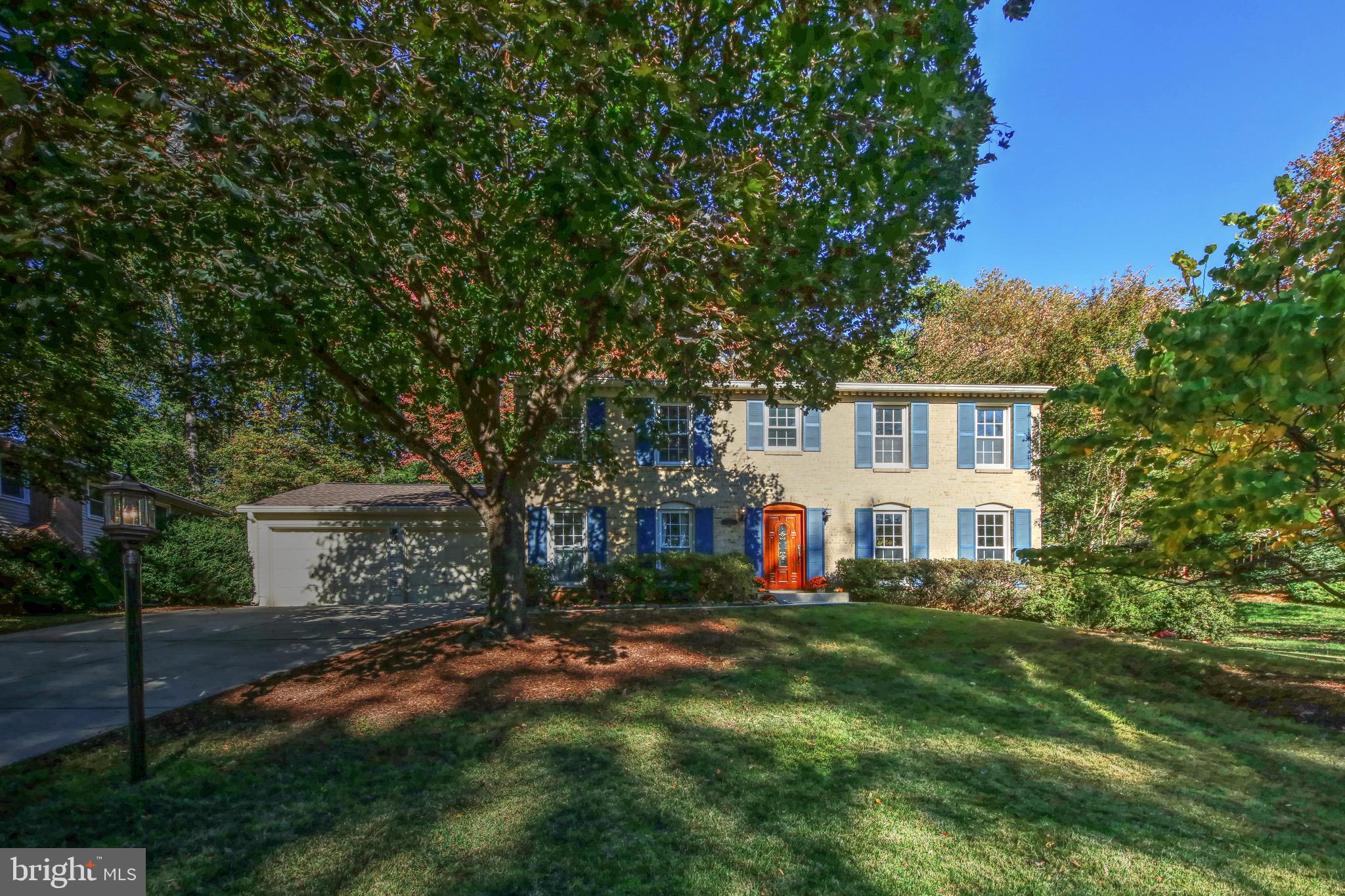 2302 Tanglevale Drive Vienna, VA 22181 - Photo 41 of 60 A view in the fall
