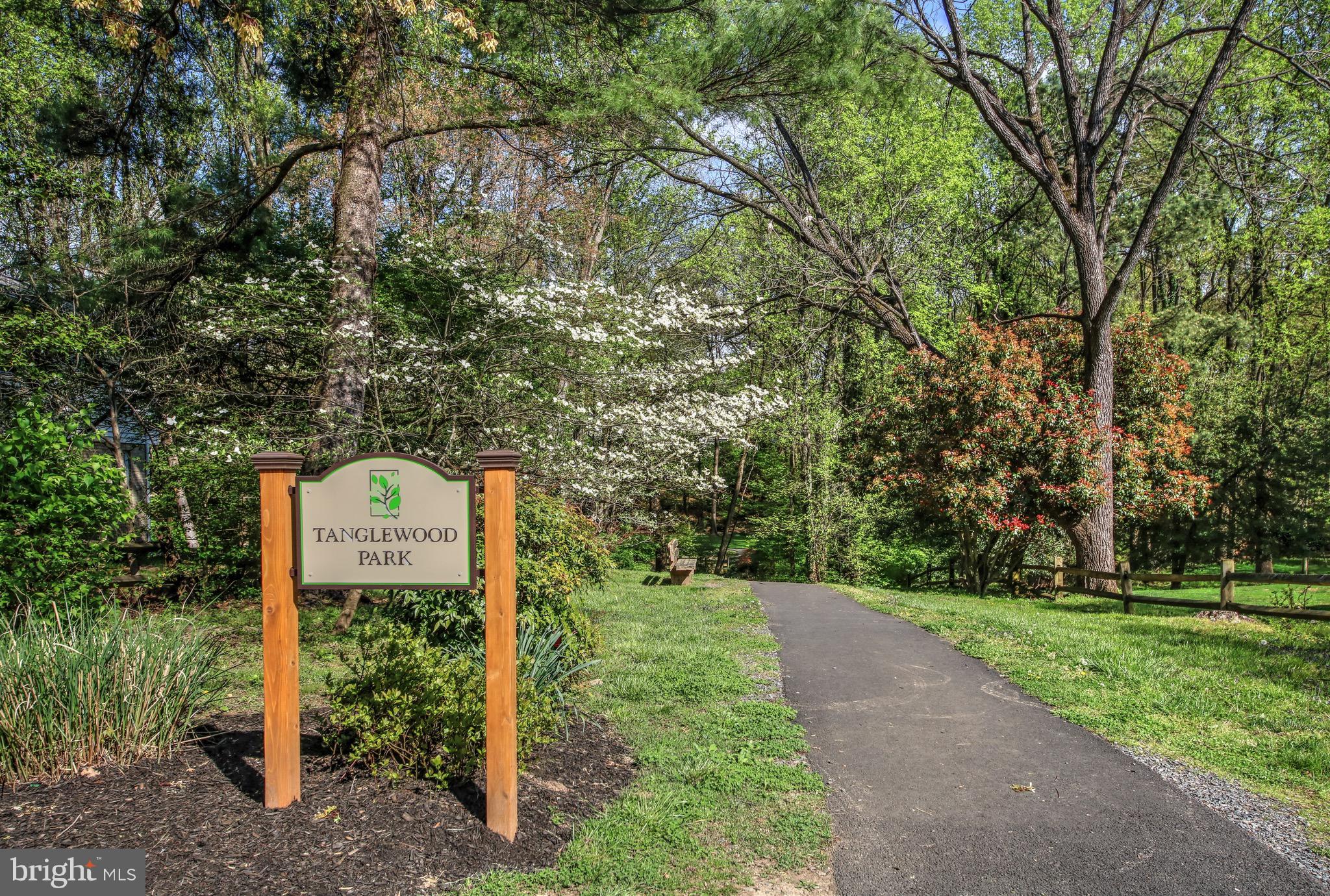 2302 Tanglevale Drive Vienna, VA 22181 - Photo 43 of 60 Tanglewood Park trail is yards away