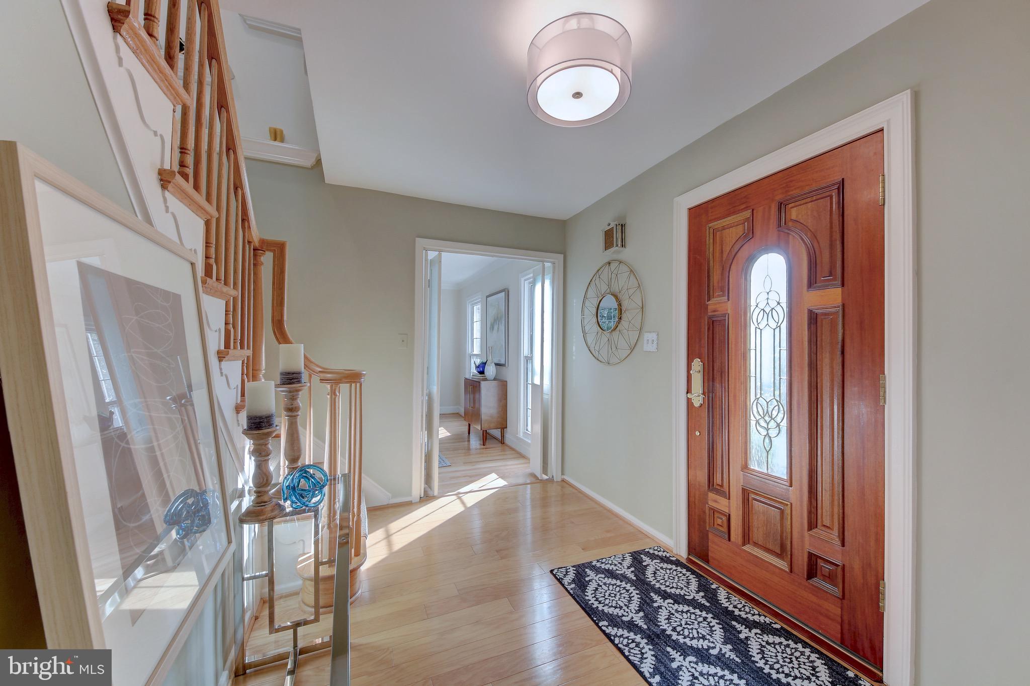 2302 Tanglevale Drive Vienna, VA 22181 - Photo 5 of 60 Large, proper foyer
