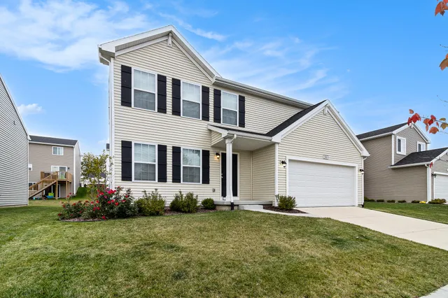 $329,900 | 2893 Jordan River Drive, Fowlerville, MI 48836