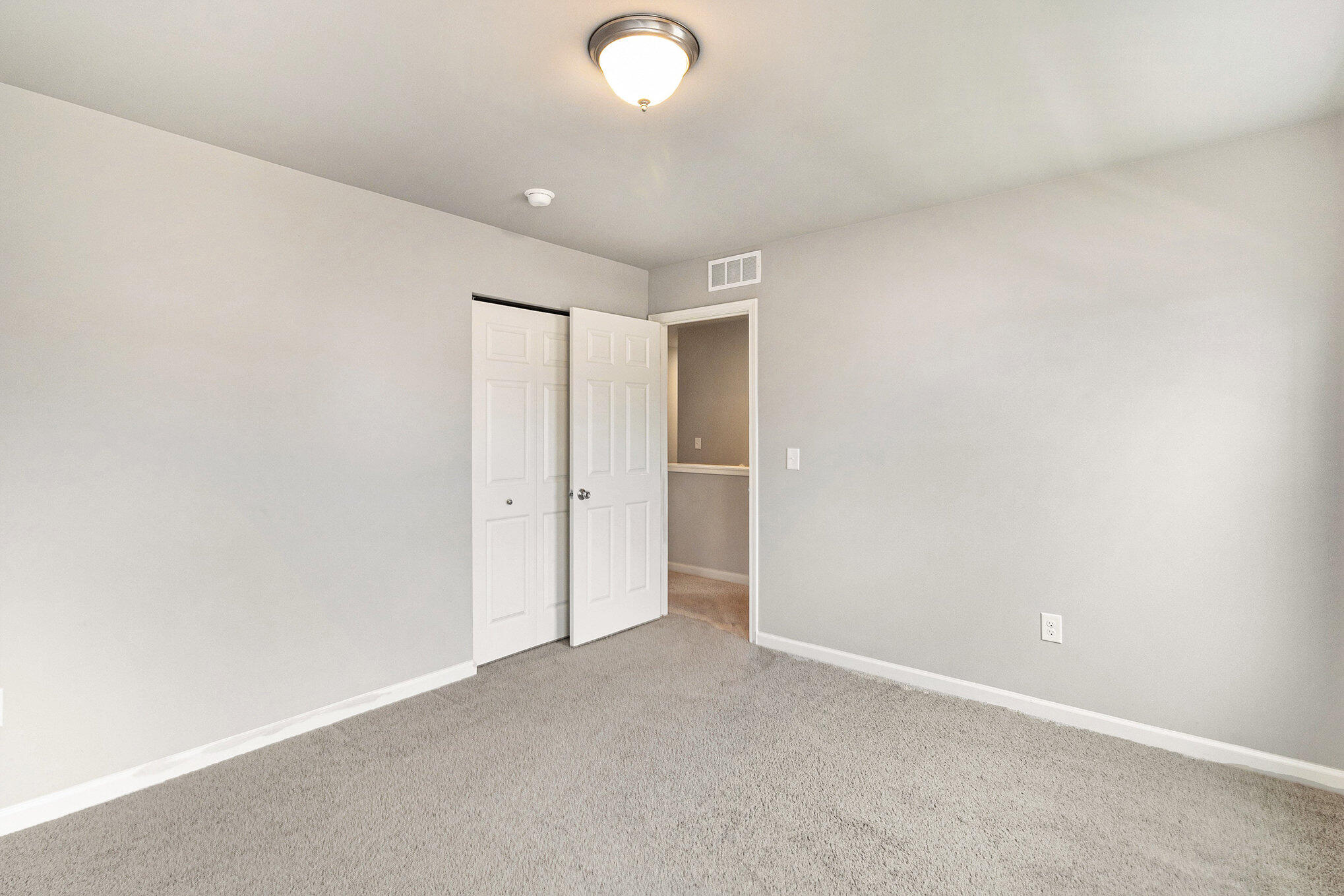 2893 Jordan River Drive Fowlerville, MI 48836 - Photo 7 of 24 RCW077-i1810-BR2 Pic2