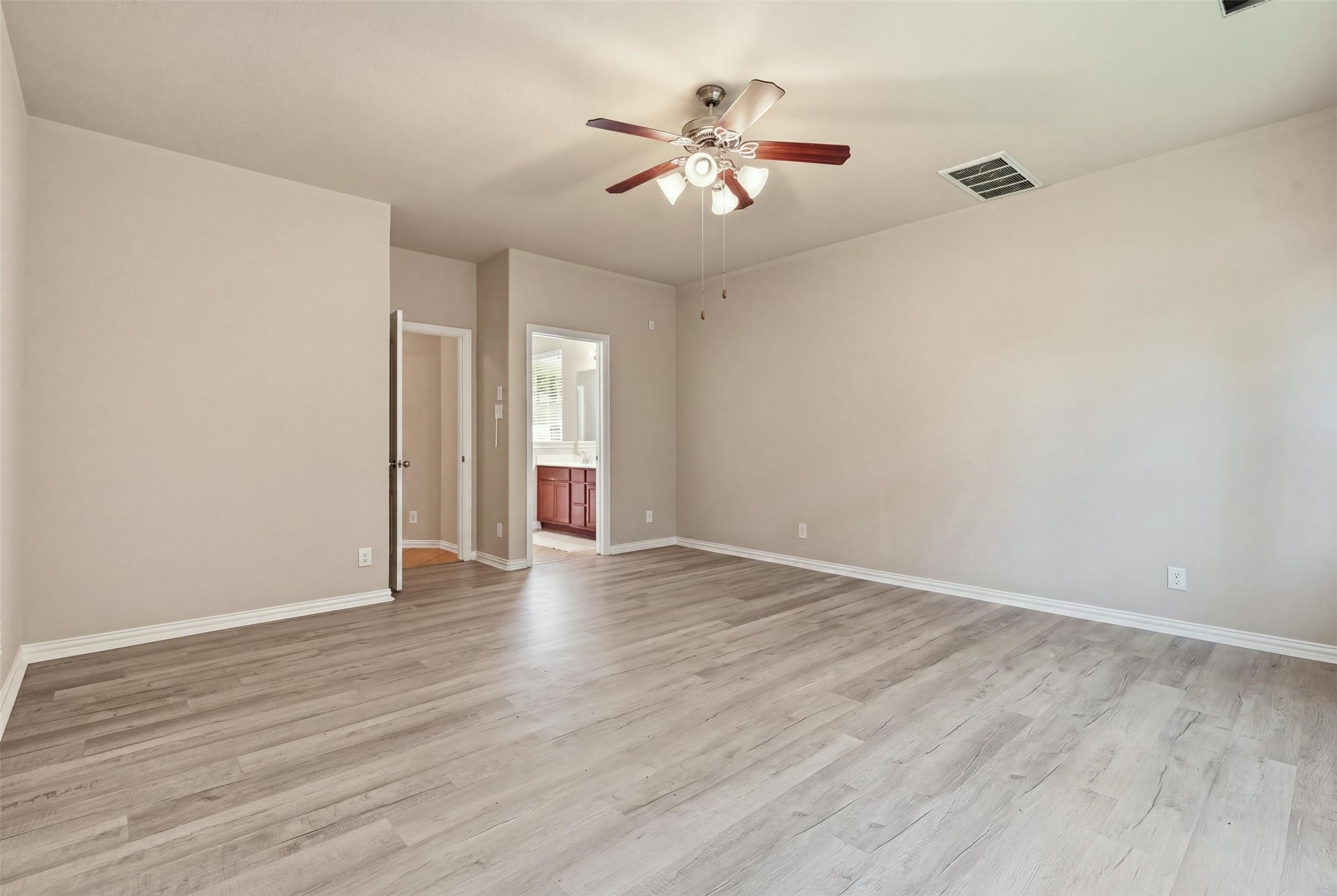 28419 Ashlyn Ridge Lane Spring, TX 77386 - Photo 13 of 32 Gallery Image 13