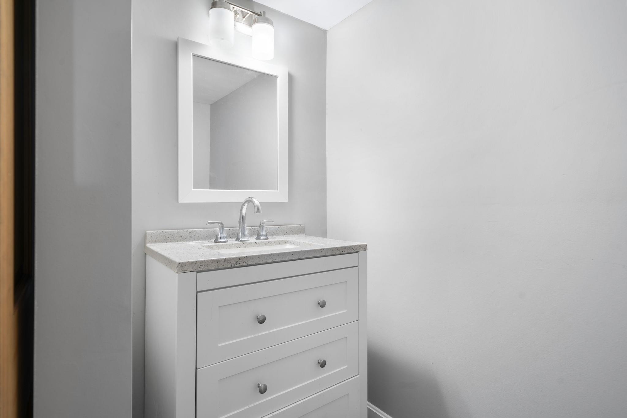 225 Reed Street Manchester, NH 03102 - Photo 29 of 41