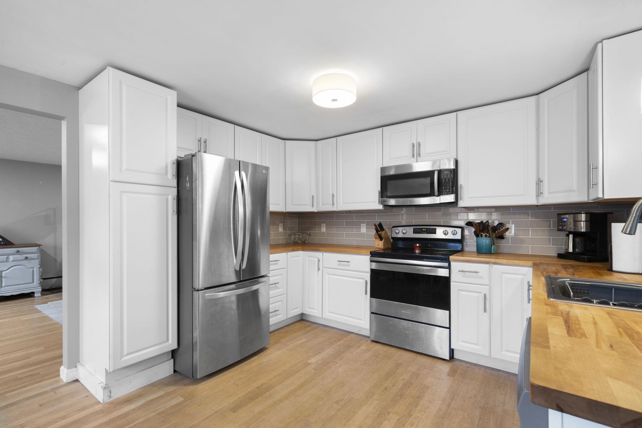 225 Reed Street Manchester, NH 03102 - Photo 6 of 41