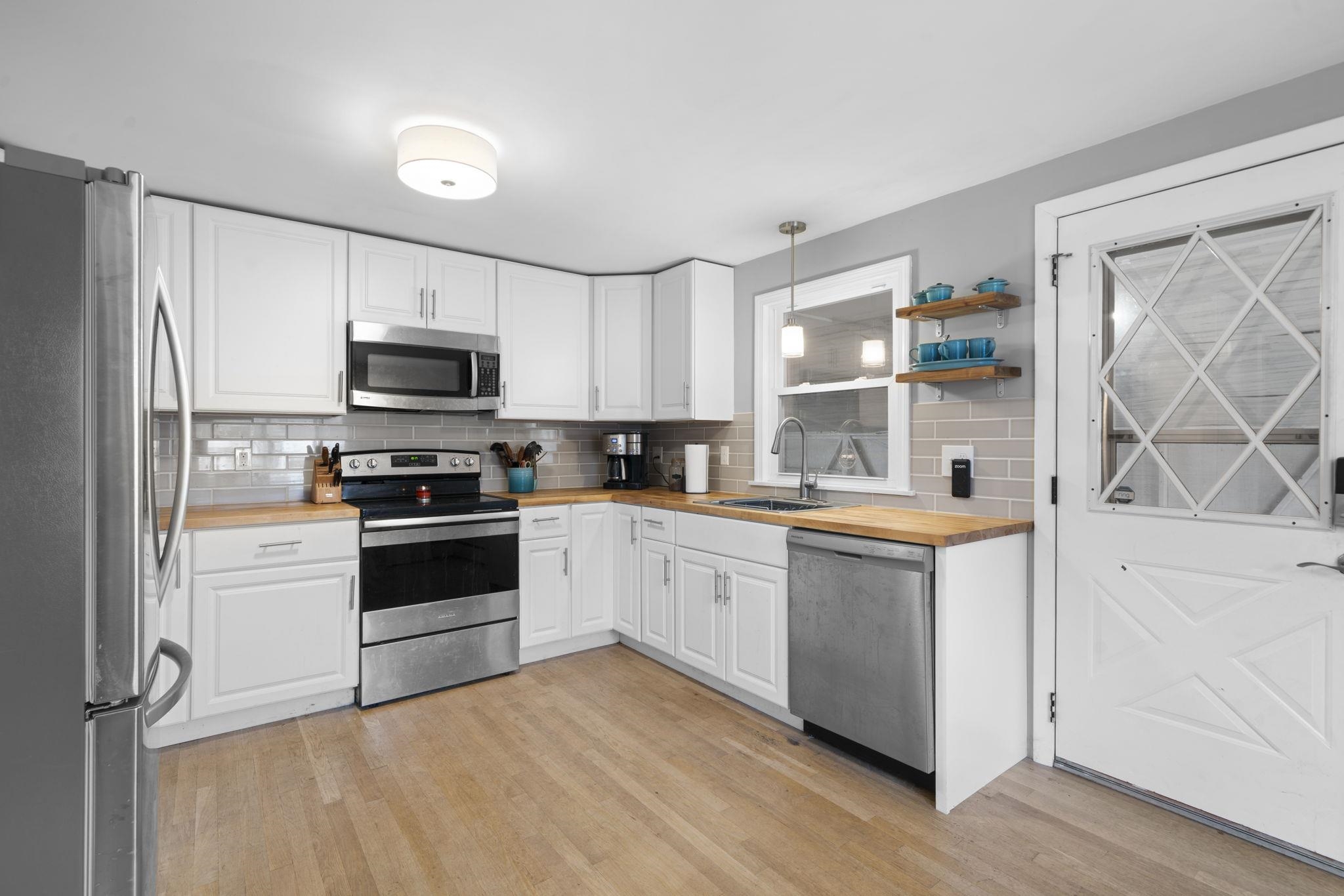 225 Reed Street Manchester, NH 03102 - Photo 7 of 41