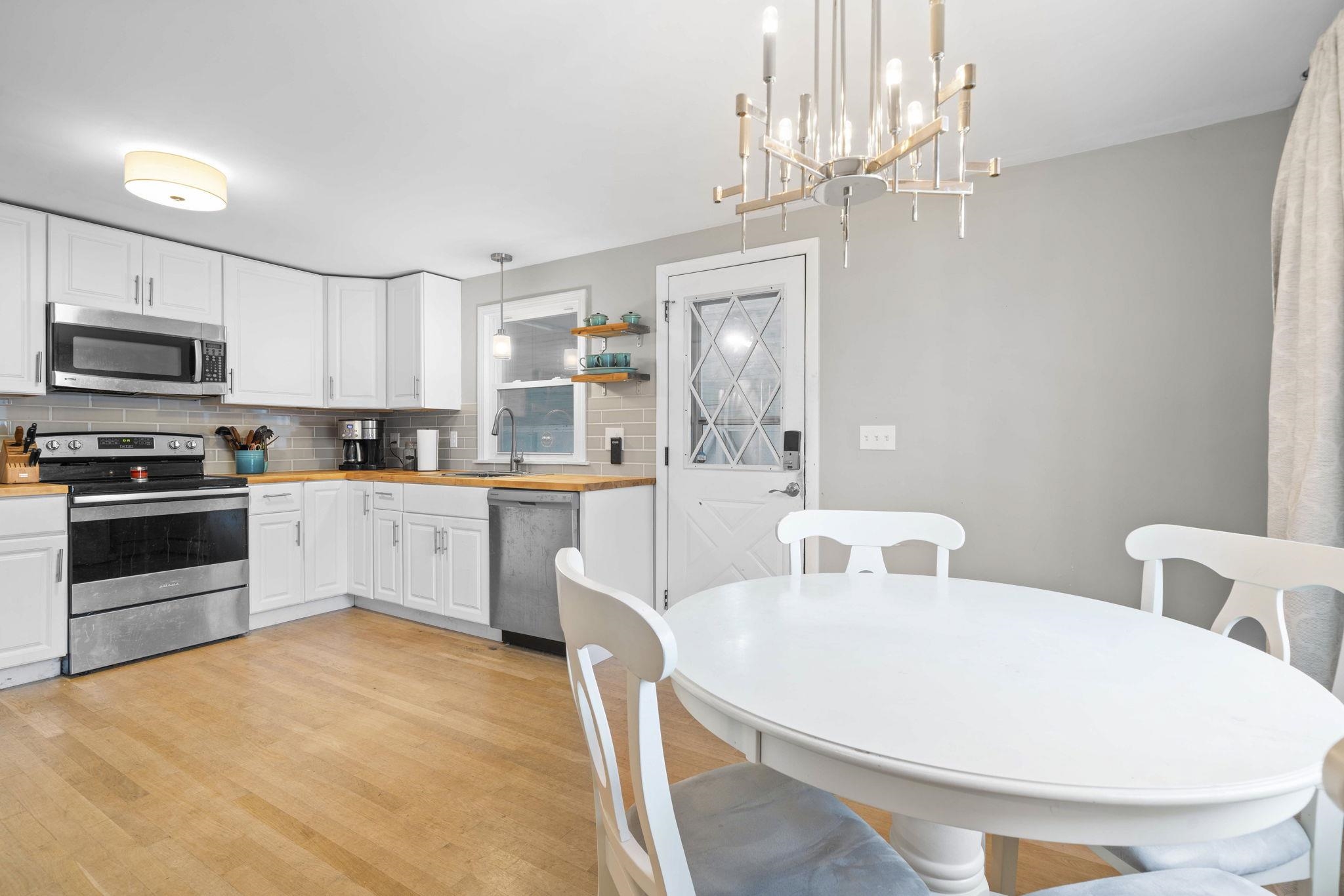 225 Reed Street Manchester, NH 03102 - Photo 8 of 41