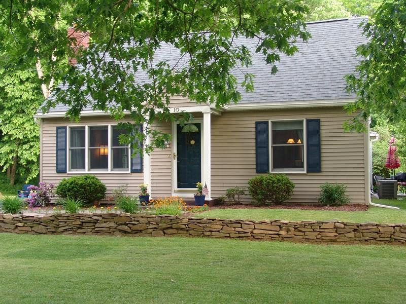 10 Morris Road Colonie, NY 12304 - Photo 2 of 23 Photo 2