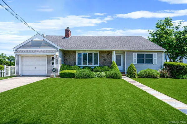$599,999 | 398 Clocks Boulevard, Massapequa, NY 11758
