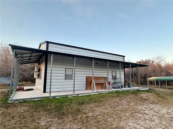 $180,000 | 1900 Viggo Road, Beeville, TX 78102