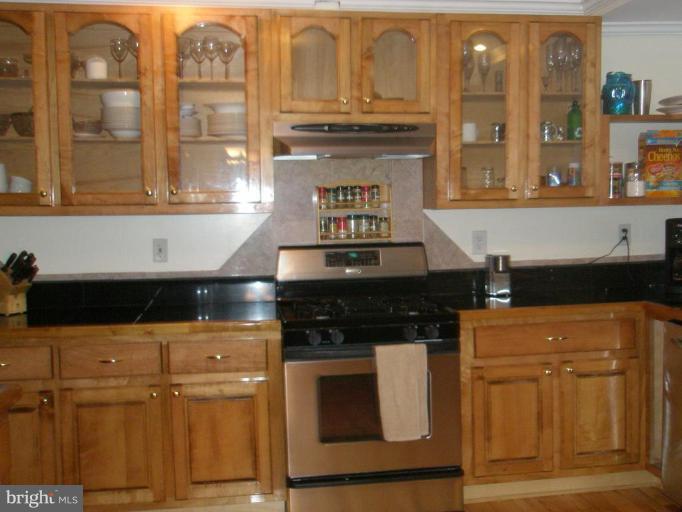 1396 Kimblewick Road Potomac, MD 20854 - Photo 8 of 18 Kitchen #2