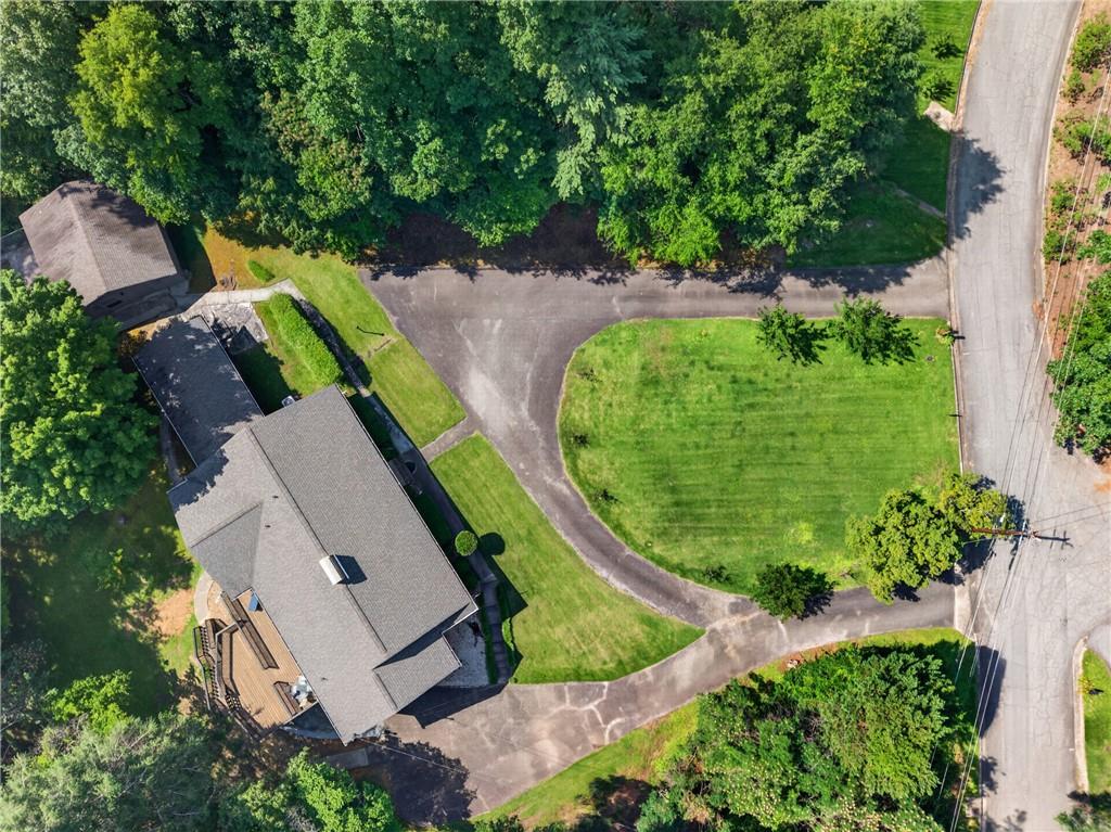 188 Hillendale Drive Toccoa, GA 30577 - Photo 3 of 40