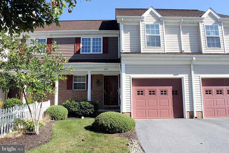 634 Chatham Way Lititz, PA 17543 - Photo 1 of 15