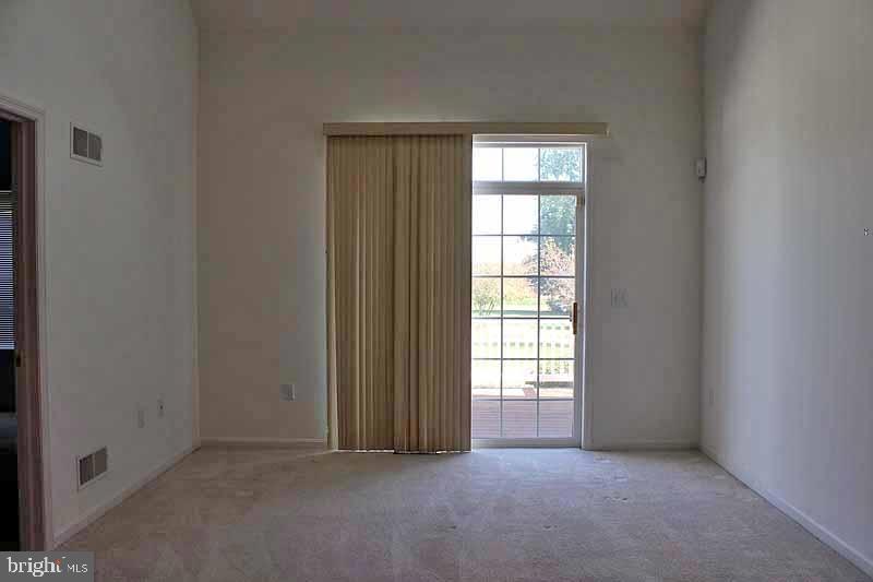 634 Chatham Way Lititz, PA 17543 - Photo 2 of 15