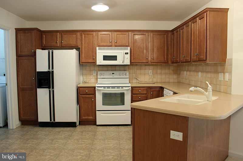634 Chatham Way Lititz, PA 17543 - Photo 4 of 15