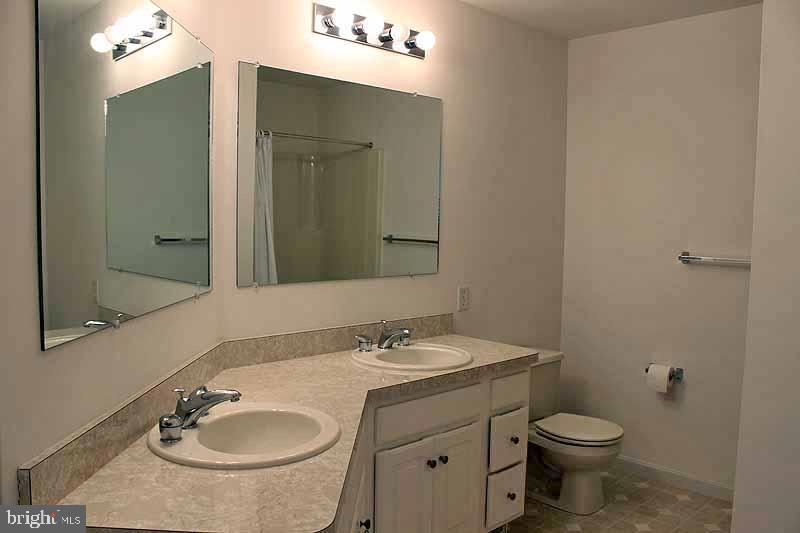 634 Chatham Way Lititz, PA 17543 - Photo 10 of 15