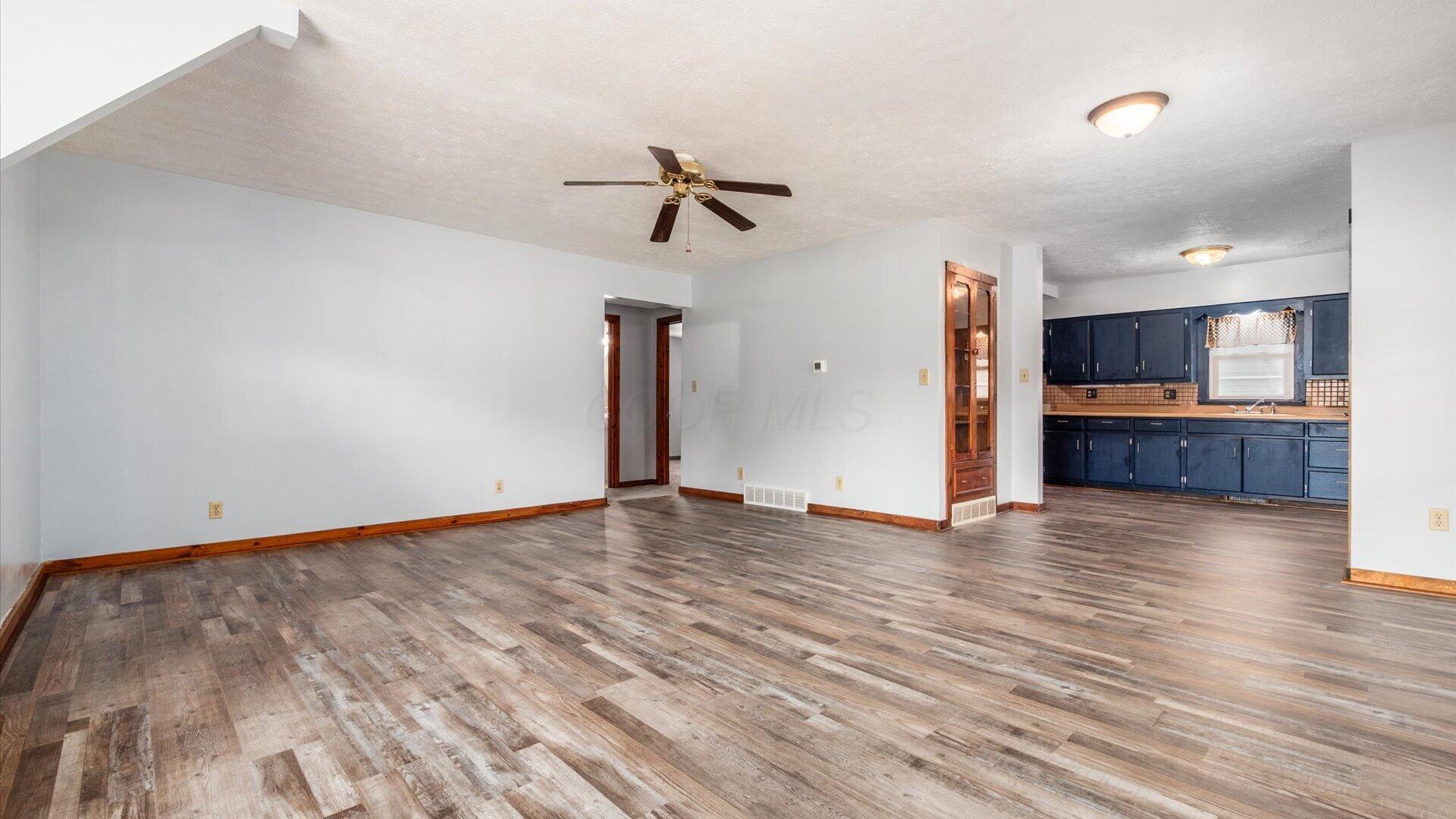 168 Waterworks Road Newark, OH 43055 - Photo 7 of 36 Living Room to Kitchen