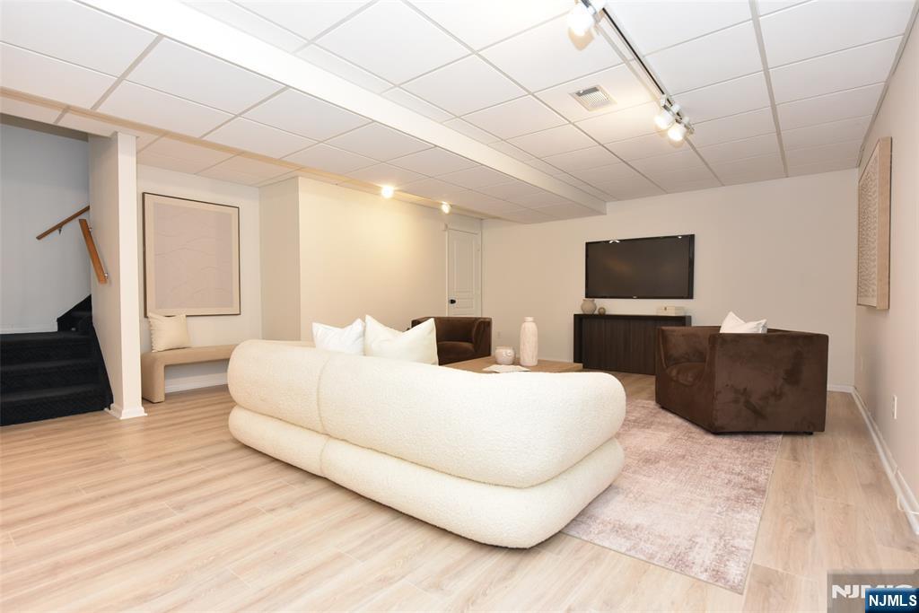 89 Fisher Road Mahwah, NJ 07430 - Photo 36 of 49 Gallery Image 36