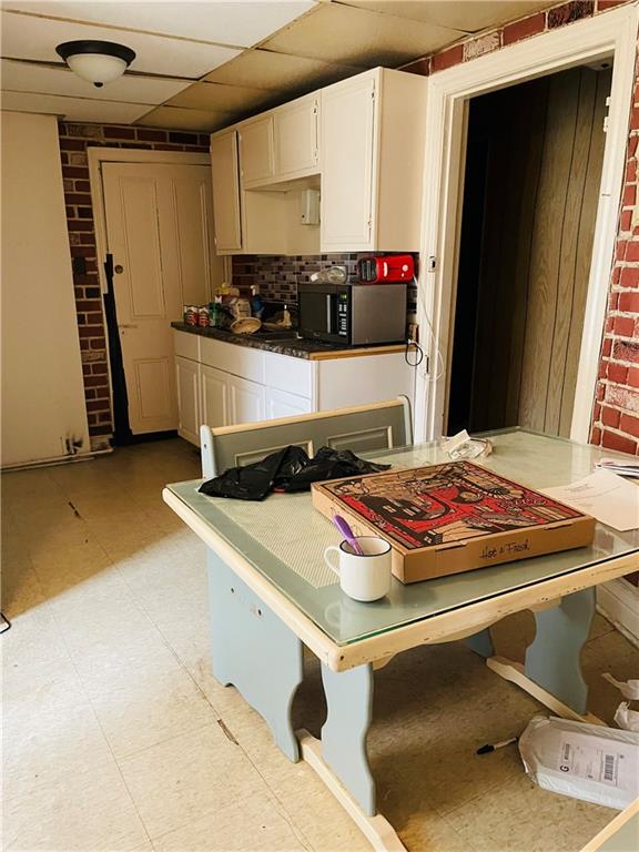 175 Steuben Street Pittsburgh, PA 15220 - Photo 20 of 40 a kitchen with a stove and a refrigerator