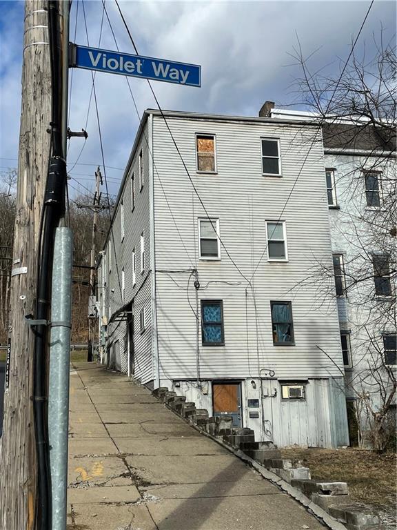 175 Steuben Street Pittsburgh, PA 15220 - Photo 39 of 40 a view of a street with building