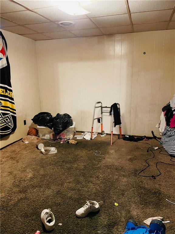 175 Steuben Street Pittsburgh, PA 15220 - Photo 6 of 40 a room with a couch