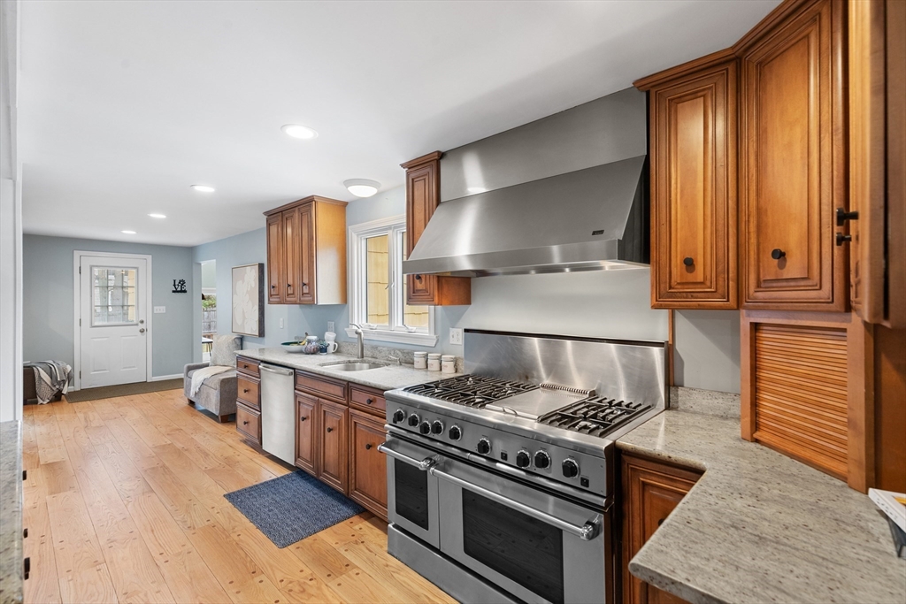 6 Freemont Street Lexington, MA 02421 - Photo 7 of 36