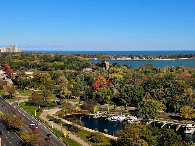 $614,000 | 3530 North Lake Shore Drive, Unit 12B, Chicago, IL 60657