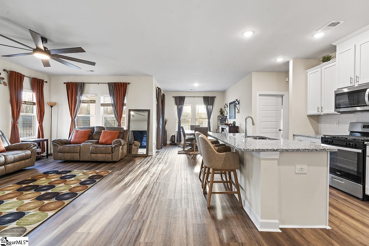 130 Firehole Road Gray Court, SC 29645 - Photo 3 of 16