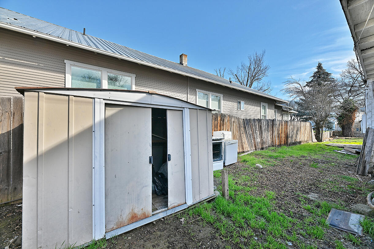 537 Laurel Street Central Point, OR 97502 - Photo 22 of 27 DSC_8576