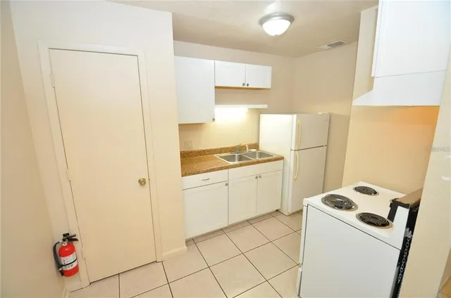 $995 | 125 Denton Avenue, Auburndale, FL 33823