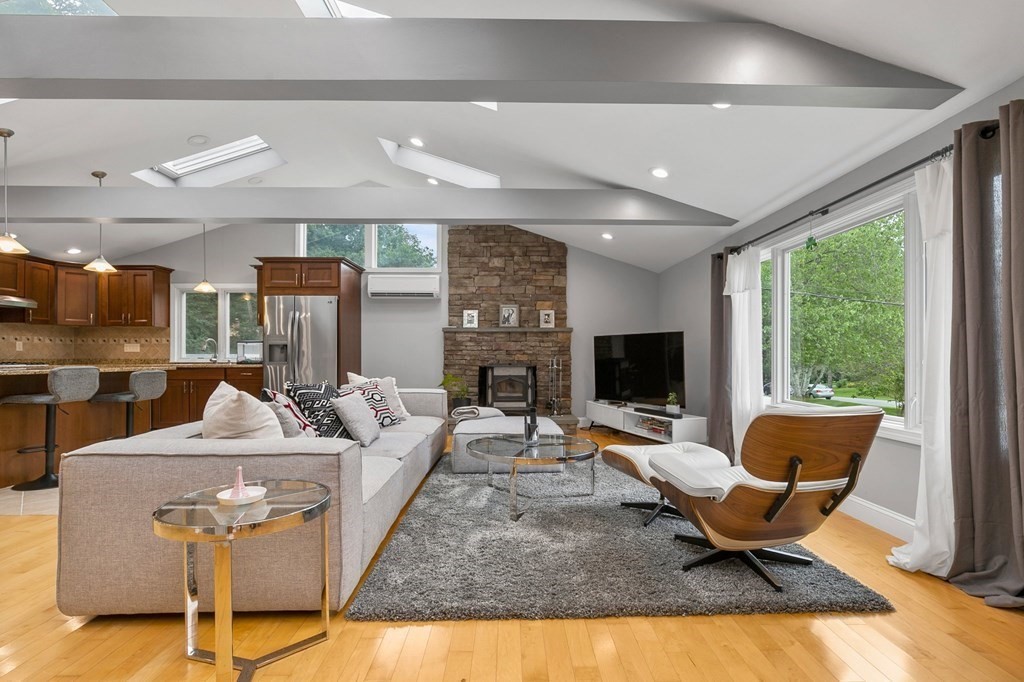 8 Silvermine Road Boxford, MA 01921 - Photo 4 of 42 Gallery Image 4
