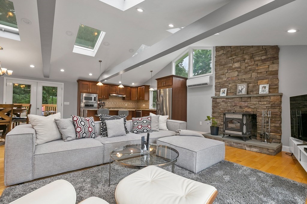 8 Silvermine Road Boxford, MA 01921 - Photo 6 of 42 Gallery Image 6
